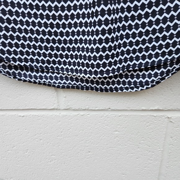 Candie's- Black & White- V Neck- Button Sleeve- Blouse- Size Small- Vintage - Picture 5 of 11